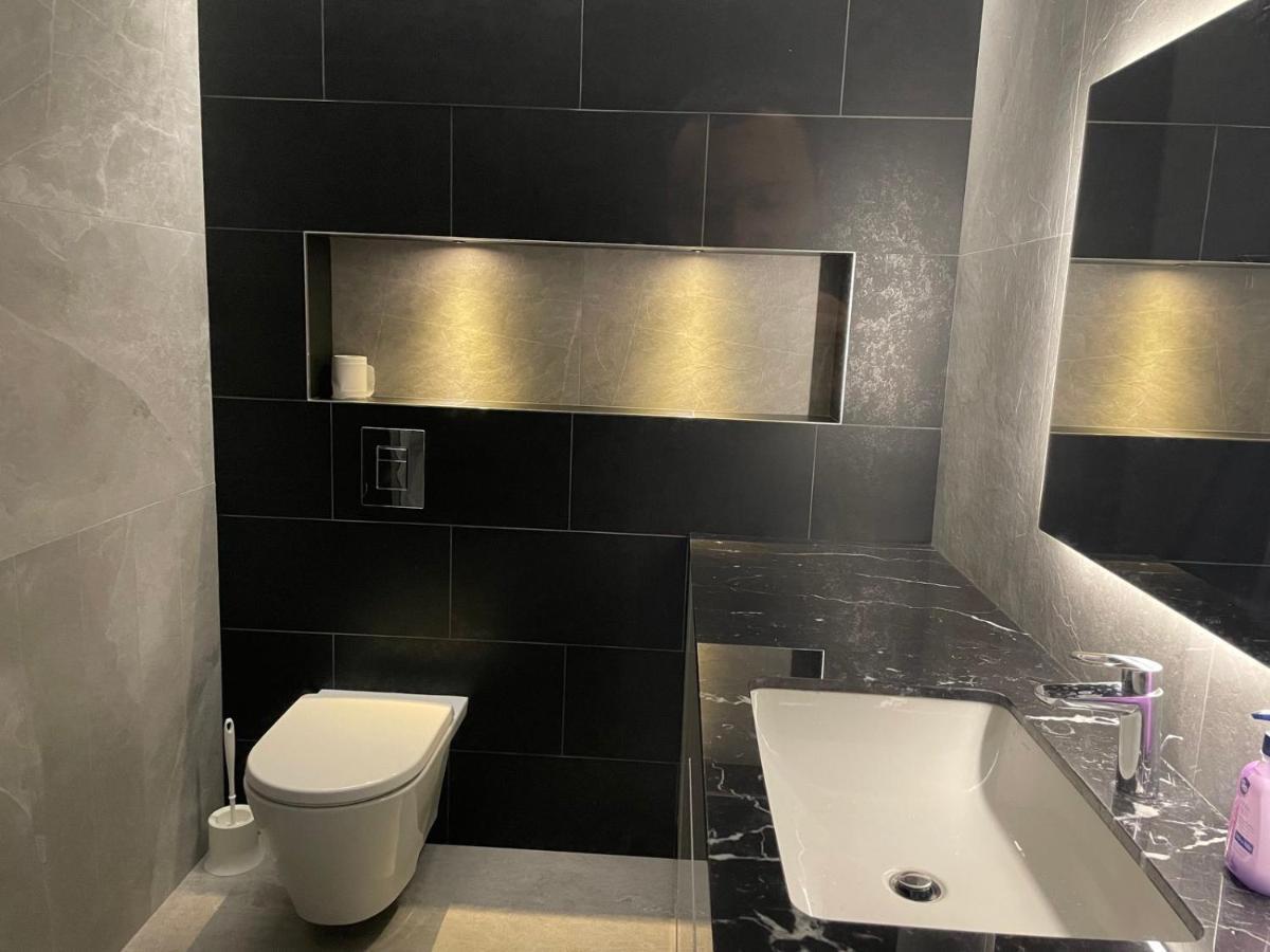 Luxury Modern Apartment In The Center Of 예레반 외부 사진