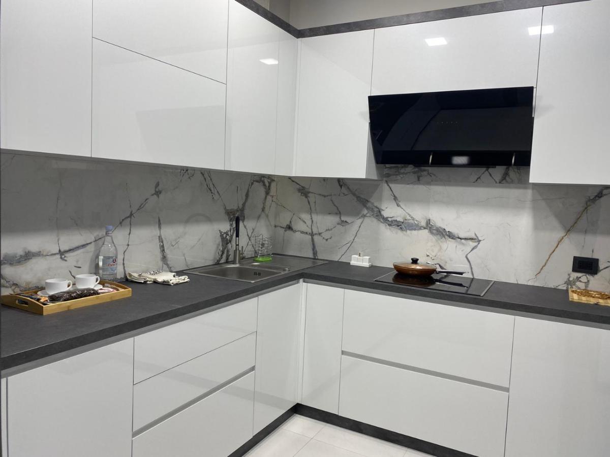 Luxury Modern Apartment In The Center Of 예레반 외부 사진